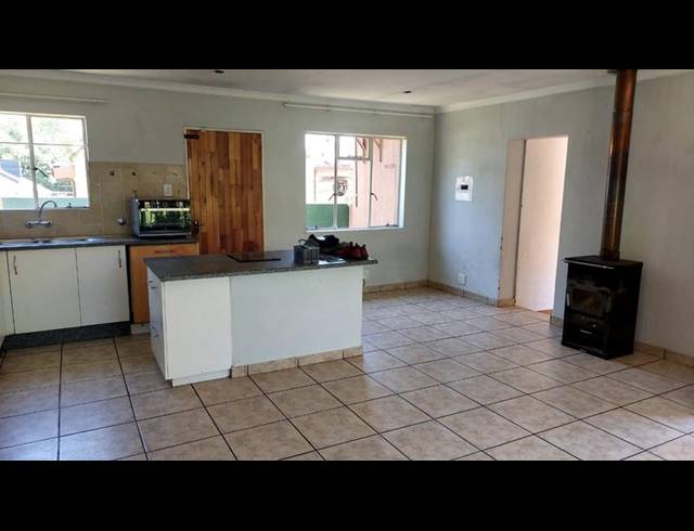 2 BEDROOM PROPERTY TO RENT IN RANDBURG CENTRAL